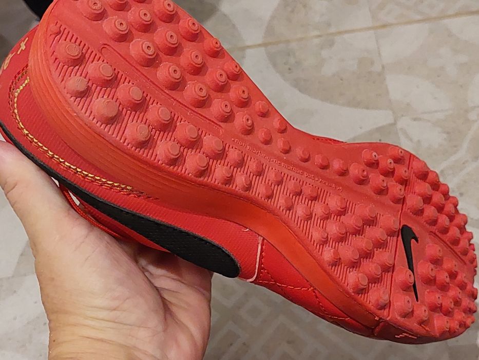 Кроссовки подростковые