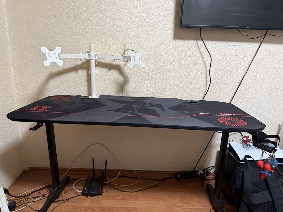 Vand birou de gaming