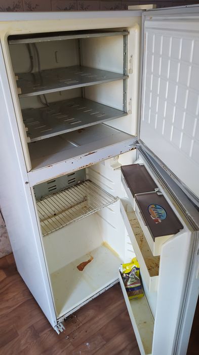 Холодильник Бирюса