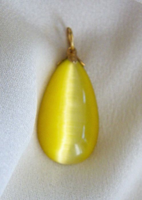 Медальон-голям хризоберил с ефект "котешко око"