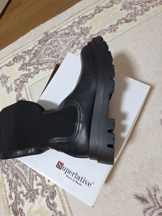 Cizme din piele mulate pe picior