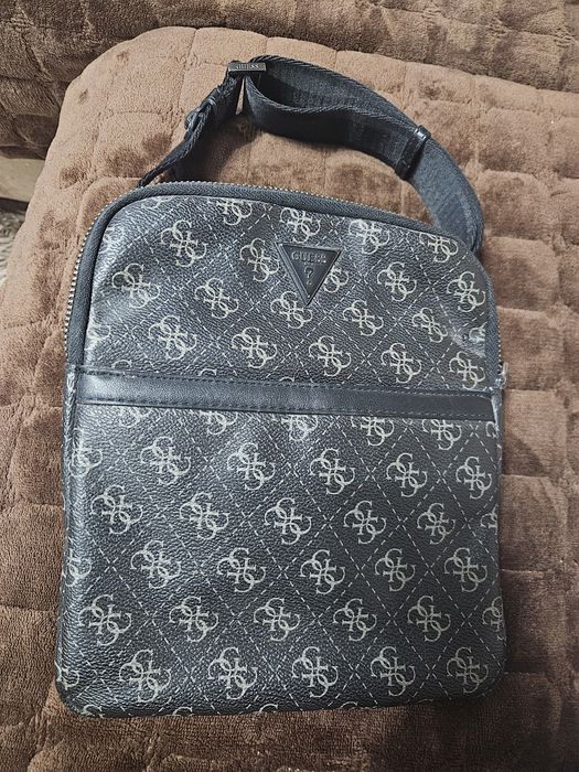 Мъжка чанта Guess