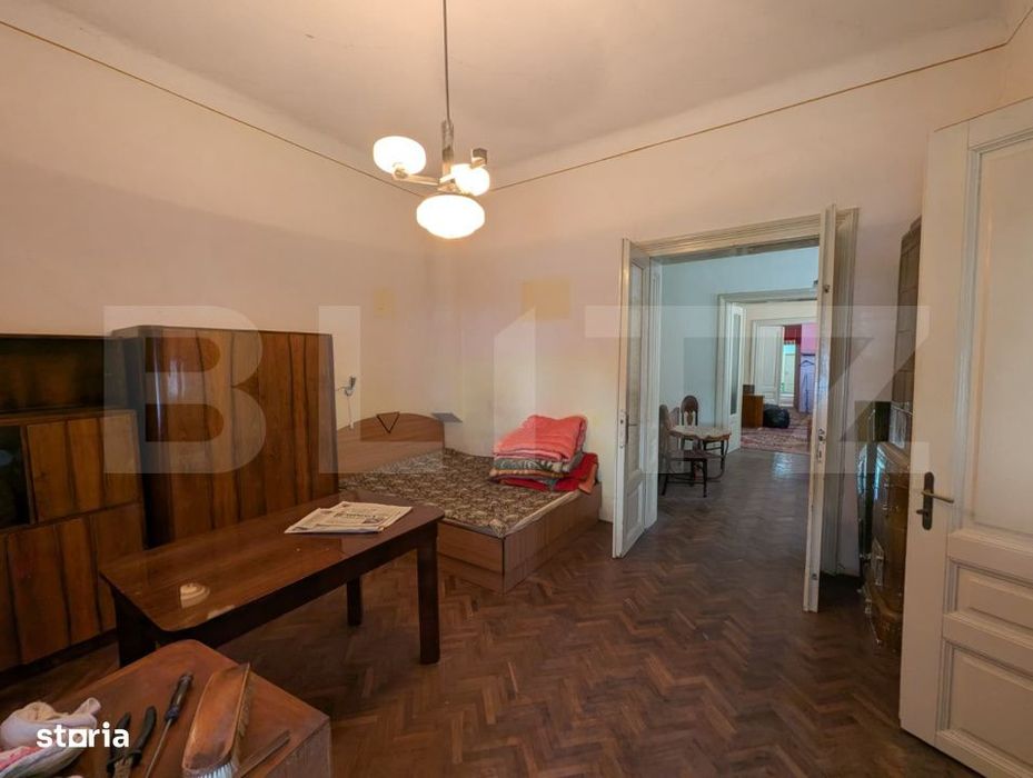 Casa 6 camere, 138 mp, garaj si teren 489 mp - zona Centru