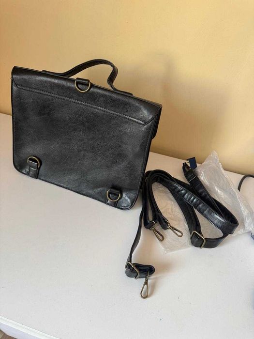 продам кожаный черный портфель