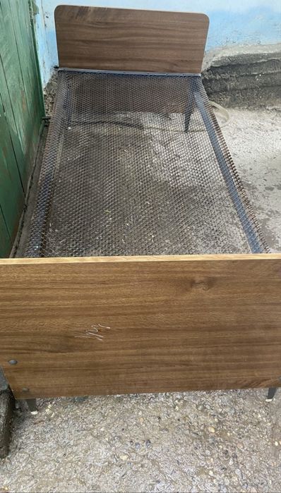 Металлическая кровать