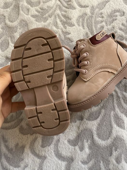 Ботинки на девочку