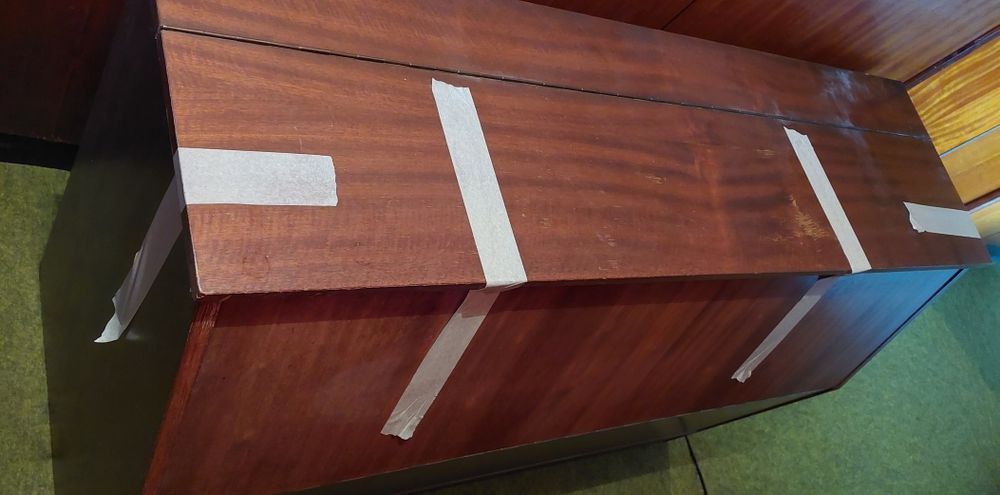 Бюфет от времето на соц-а и ракла