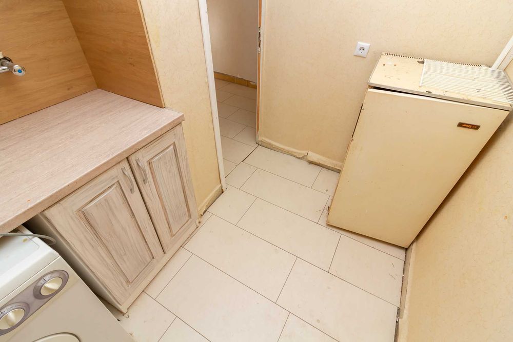 Продава се Едностаен апартамент в София, Захарна фабрика - 40 кв.м за 2225 €/кв.м - Снимка #2