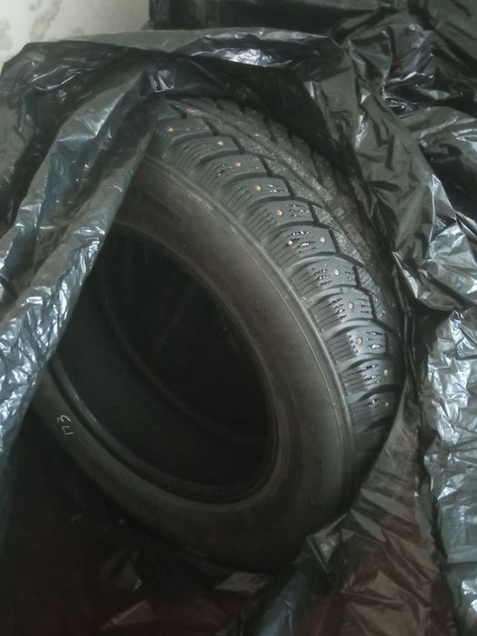 Продается зимние шины 215/70R16