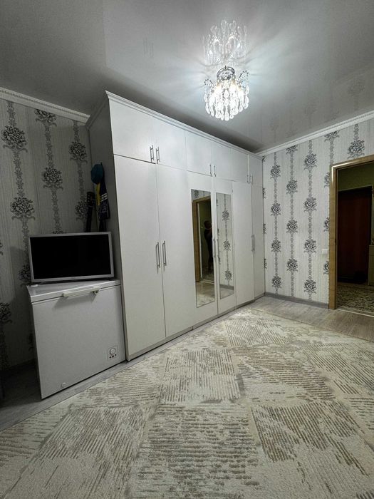 Продам 2х комн кв Батыс в самом центре