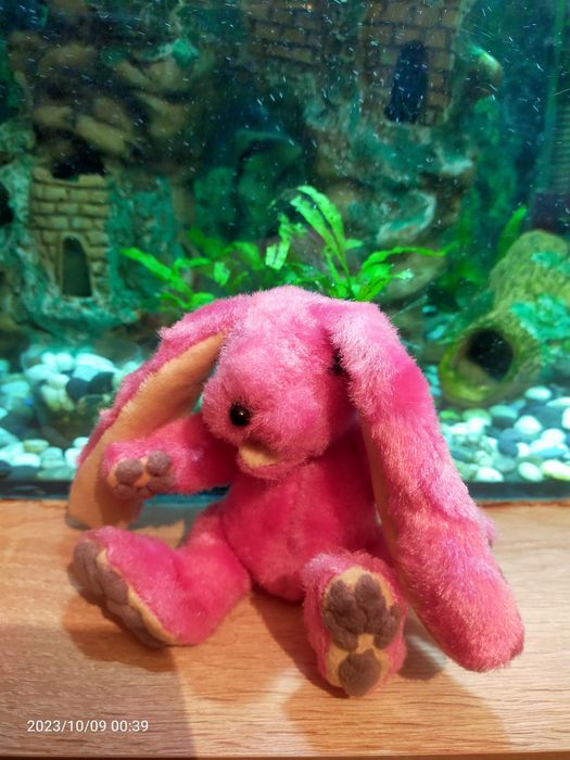 Сказочная розовая крольчиха