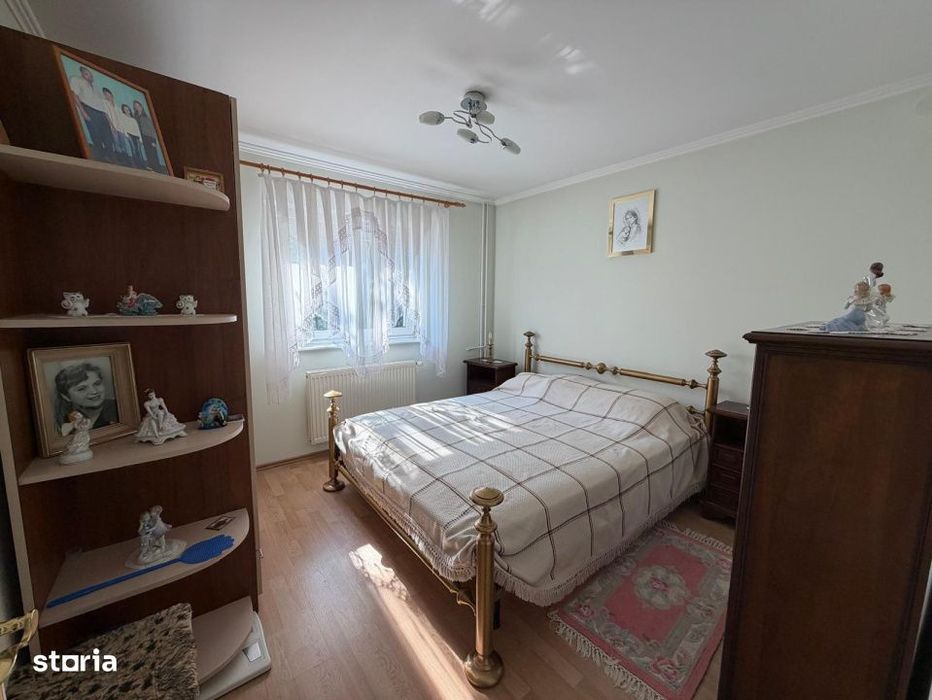 Apartament 4 camere. etj 2,  Radauti