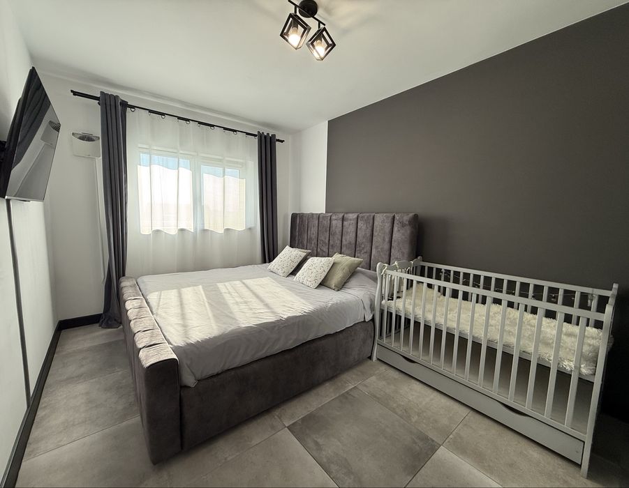 PROPRIETAR – COMISION 0% Apartament modern 2 camere parter tip casă + terasă + vedere la iaz – Fălticeni