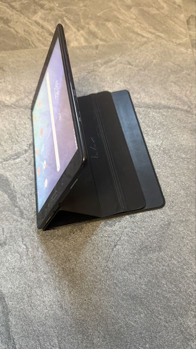 Tableta samsung T555 LTE cu sim si husa originala  Samsung