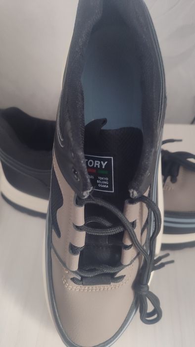 Мужские кроссовки,новые