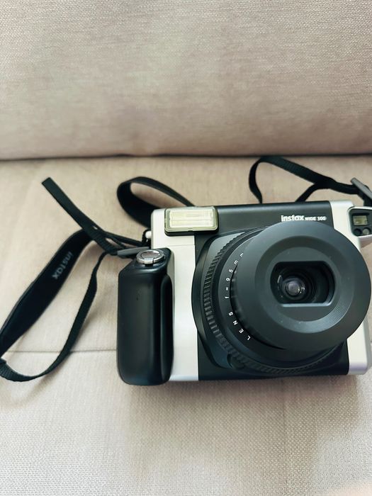 Fujifilm Instax Wide 300 – фотоапарат за моментни снимки / Polaroid в отлично състояние