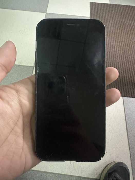 Продам Iphone 12