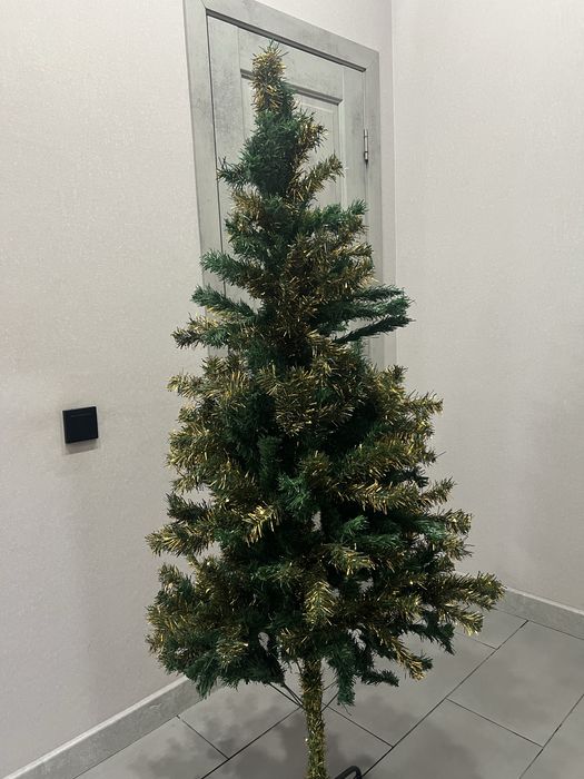 Продам елку 160 см