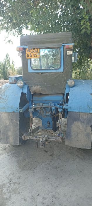 Ishga tayyor traktor