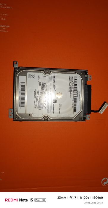 Твърд диск (HDD) за лаптоп, марка Samsung от серията Momentus.