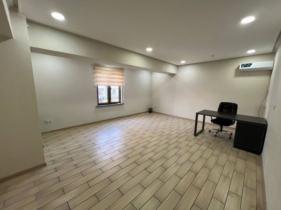 Аренда под офис 40кв м, ориентир Аэропорт Корзинка! БЦ 24/7 доступ!