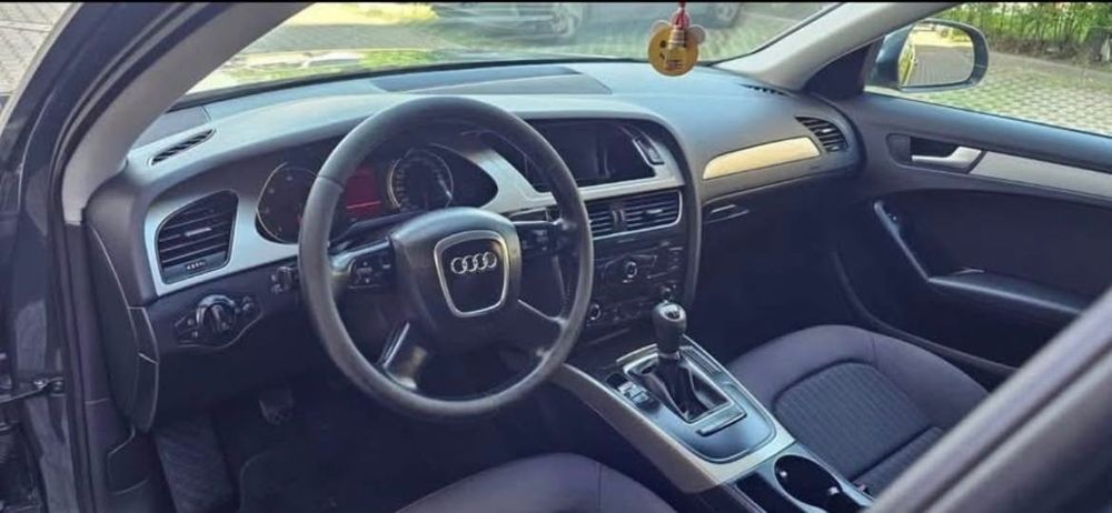 AUDI A4 0 — imagine 3