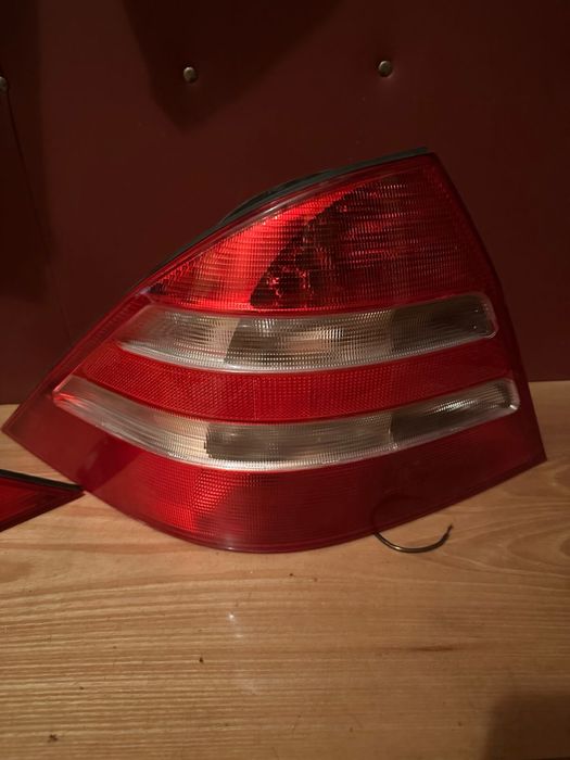 Продам задние фонари мерс 220