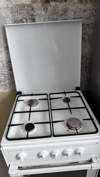Продам газ плиту