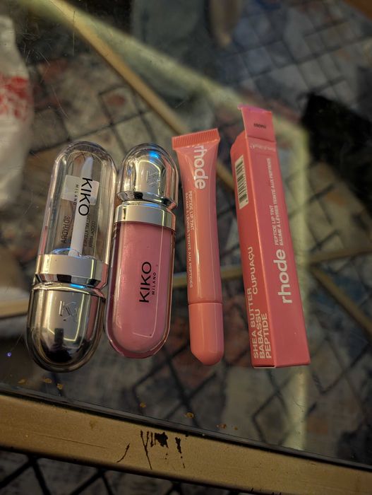 Гланцове kiko и rhode