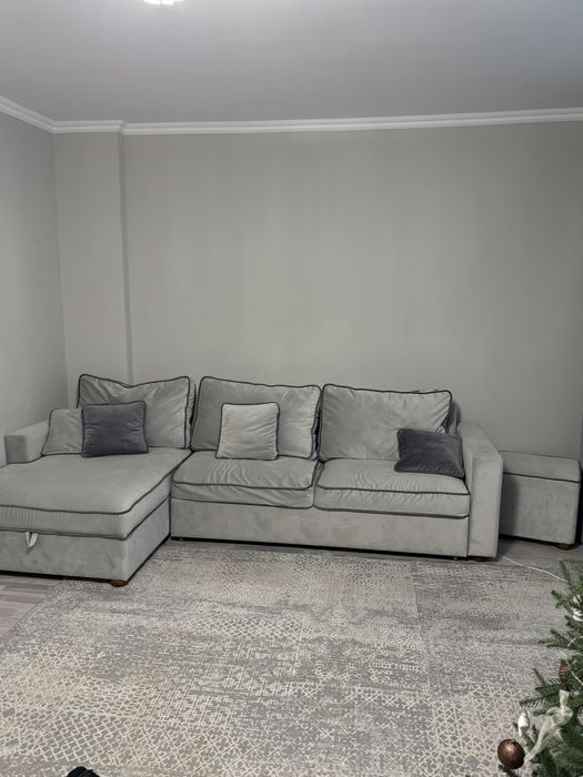 Продам диван угловой + пуф