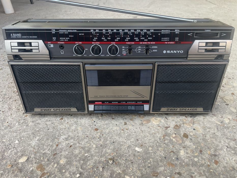 Sanyo M9704L  Hitachi trk w555w
