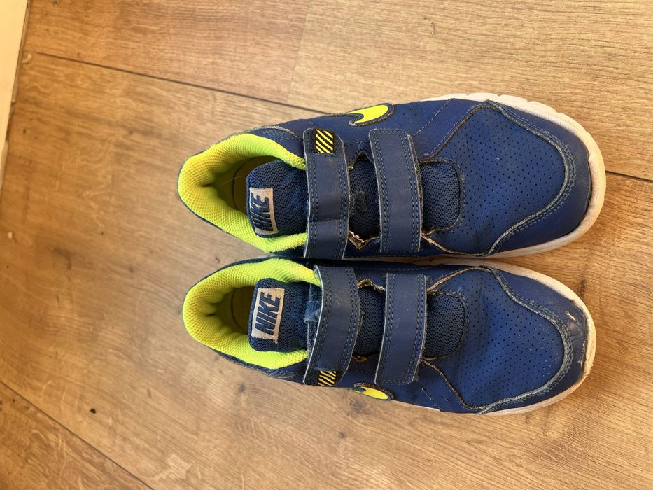 Adidas nike  mar 32 si 33