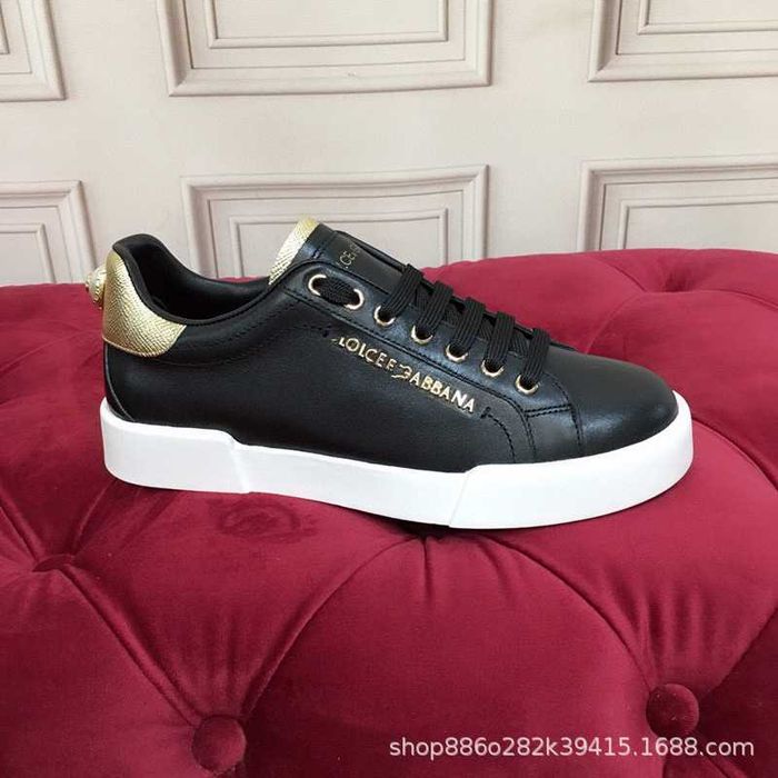 новые  женские кроссовки  DG