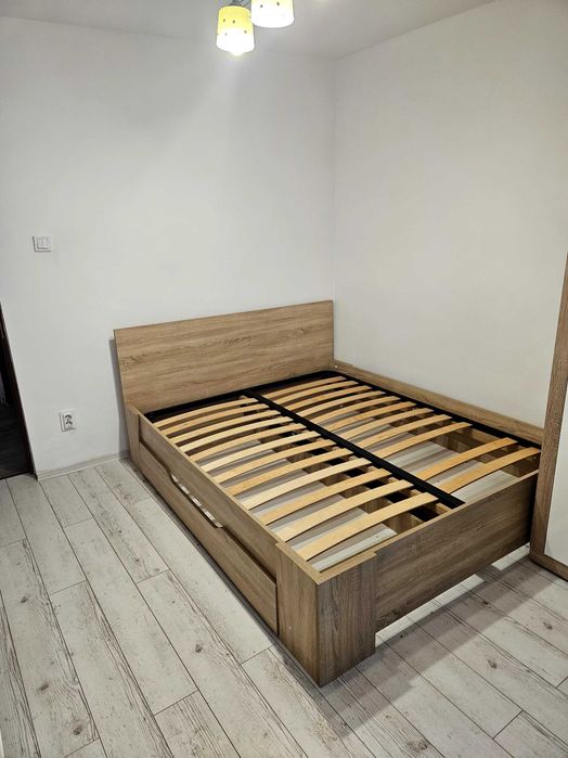 Închiriez apartament cu 2 camere decomandat in zona P-ța Măraști.