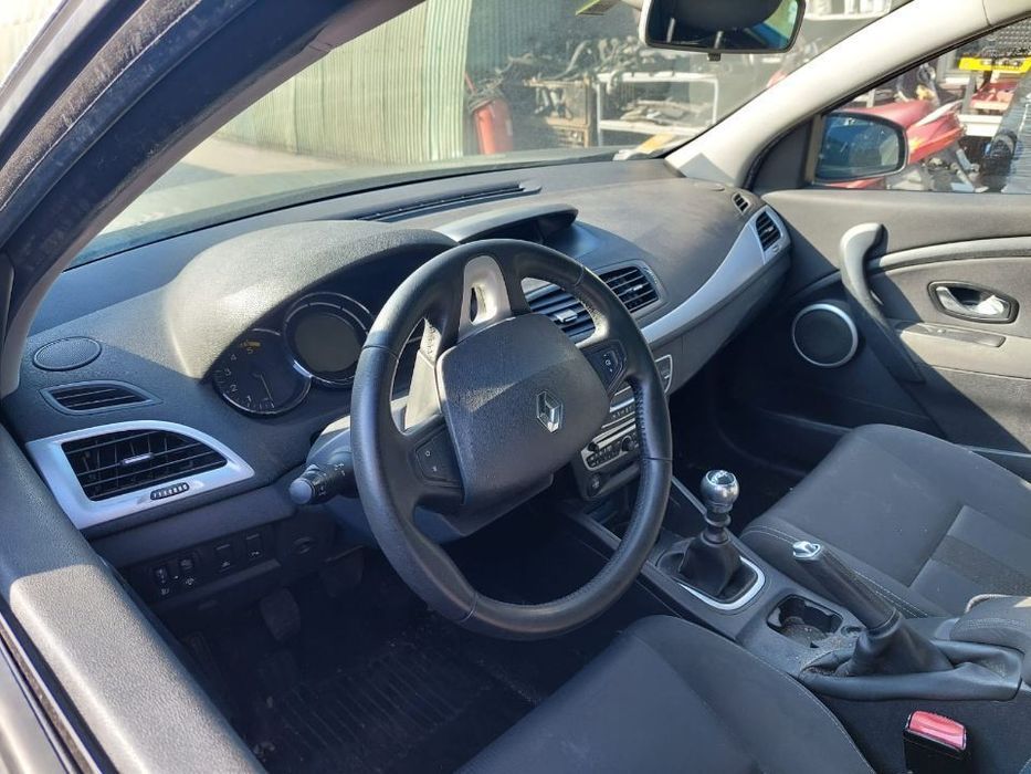 Dezmembram Renault Megane 3, an 2011, 1.5 DCI, 110 cp, cod K9K J8
