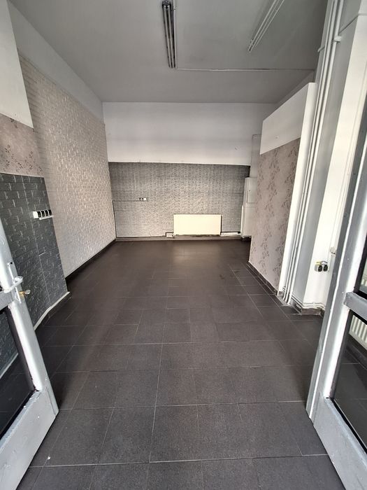 Închiriez spațiu comercial Mioveni