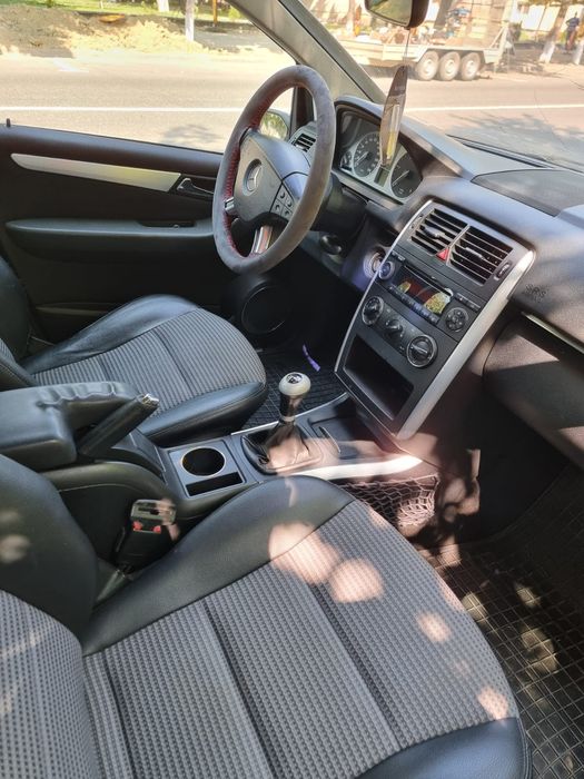 Vând sau schimb mercedes B class