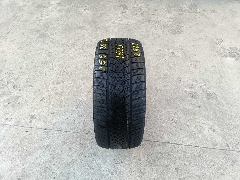 O anvelopa noua de iarna 255 35 20 imperial snow dragon dot 2822