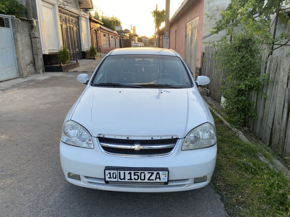 Lacceti 1.8 2 позиция sedan