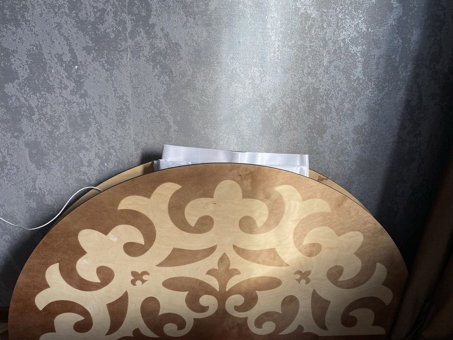 Продам круглый стол