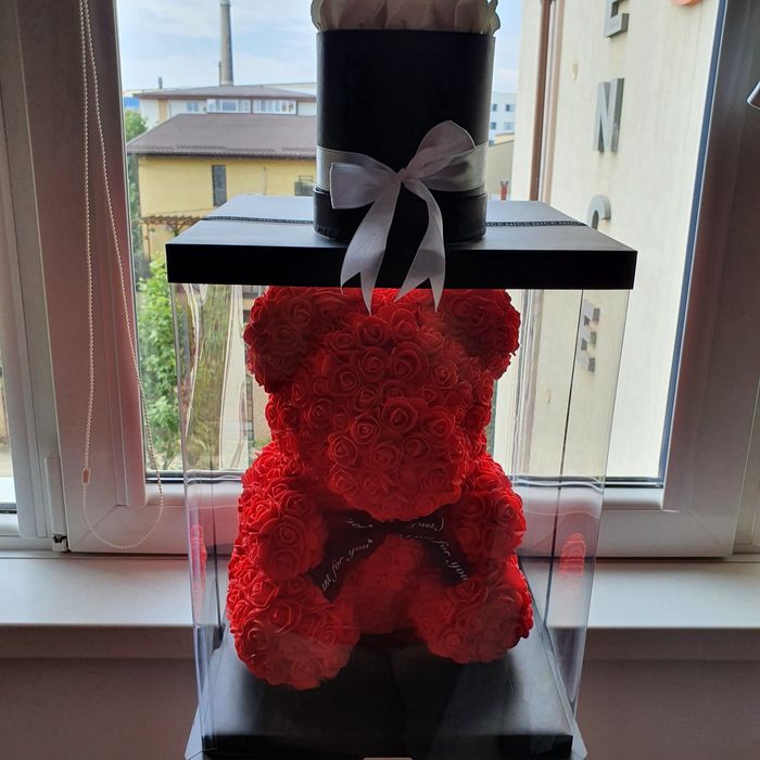 Pachet Ursulet de 40 cm si trandafiri de sapun