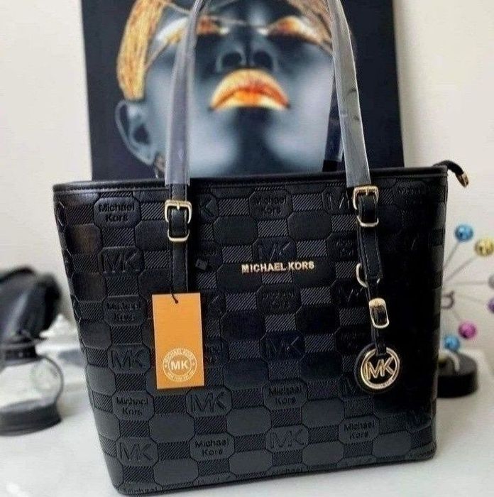 Geanta dama,new collection,diverse nuanțe saculet, etichetă