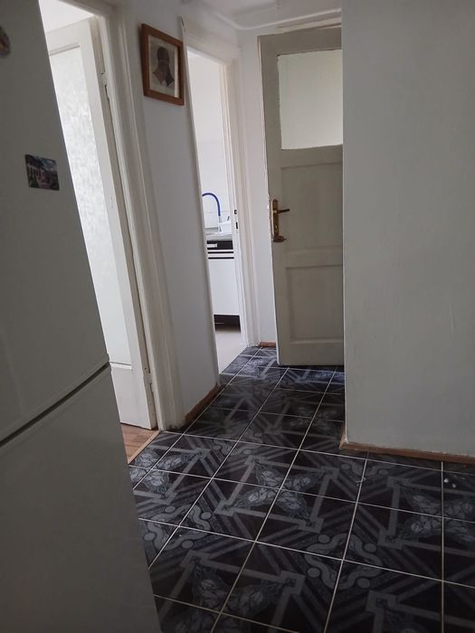 Ocazie! De inchiriat apartament cu doua camere ,central.