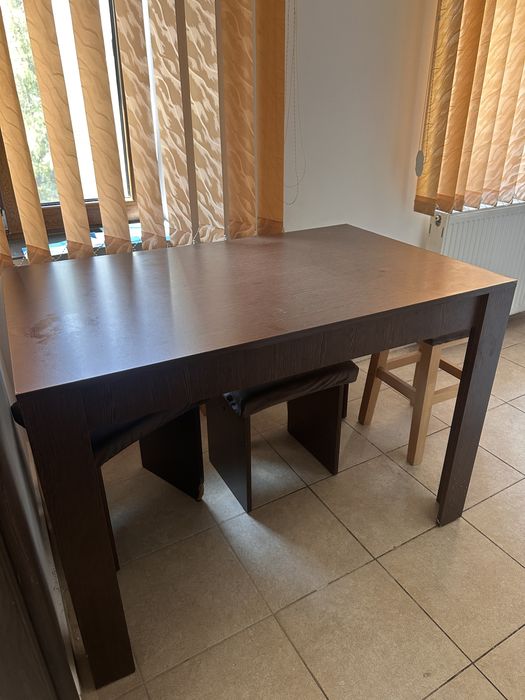 Mobilă completă de vânzare, dormitor si living – pat, dulap, canapea, noptiere + altele
