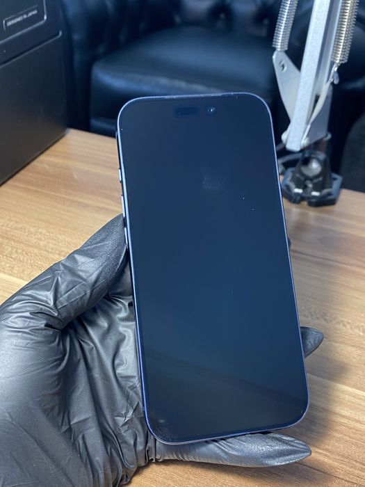 iPhone 17 Pro, 512 GB, Deep Blue, Foarte bun, Functioneaza in orice retea, Nu are semnal in Italia