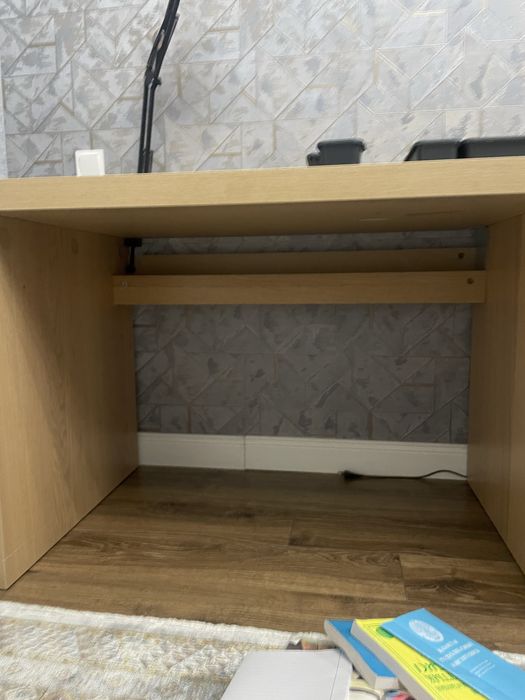 продаю стол из чистого дерева