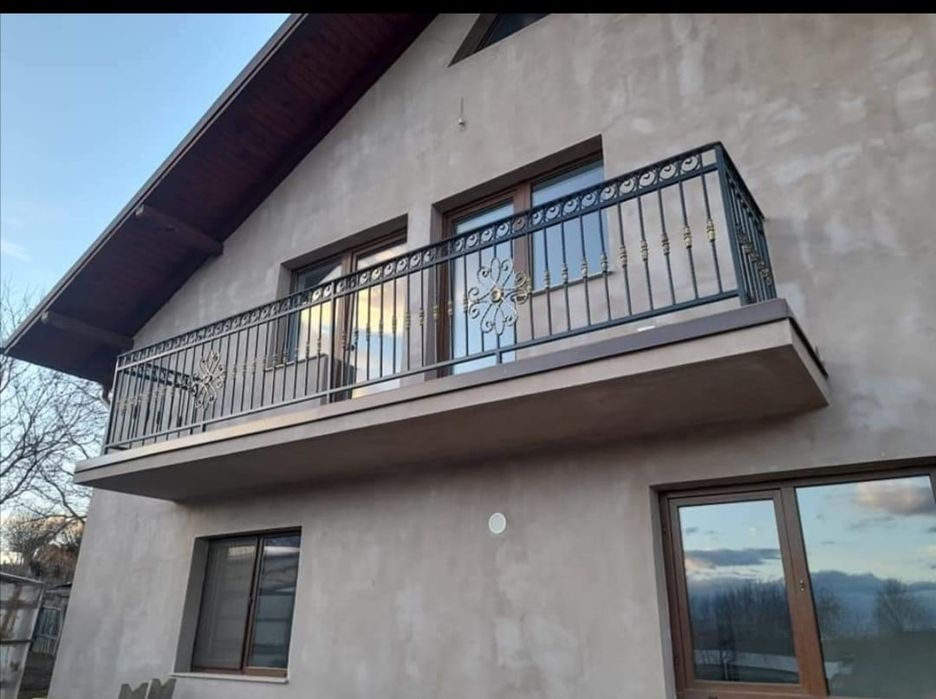 Balustrada la comanda