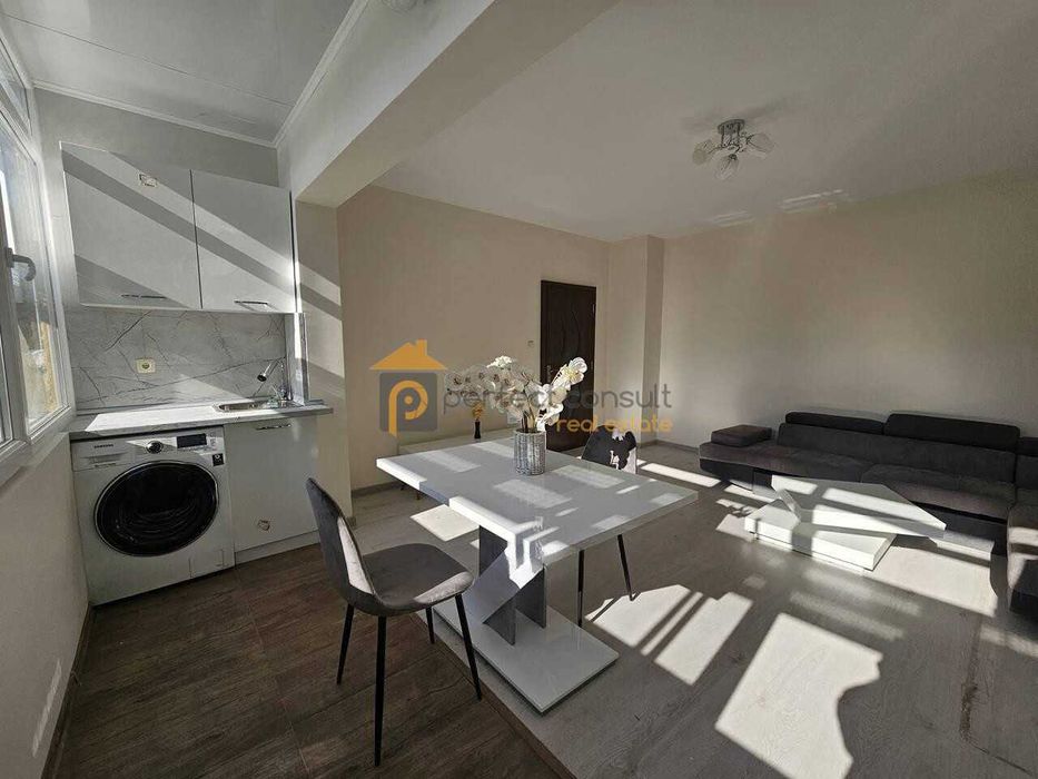 Продава се Двустаен апартамент в Пловдив, Христо Смирненски - 43 кв.м за 1954 €/кв.м - Снимка #2