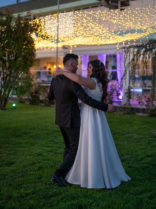 Rochie de mireasă din tafta,ivory, in cloș,mărime 40