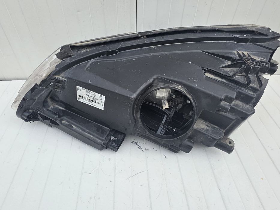 Far dreapta VW Tiguan bi-xenon adaptiv original Cod 5N1941032 T